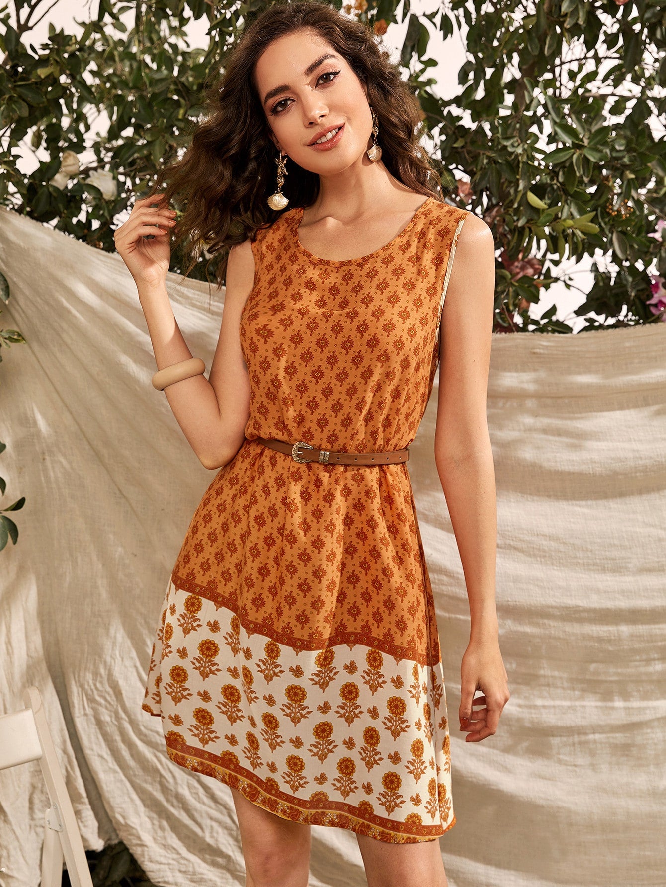 Floral Print Sleeveless Trapeze Dress Without Belt