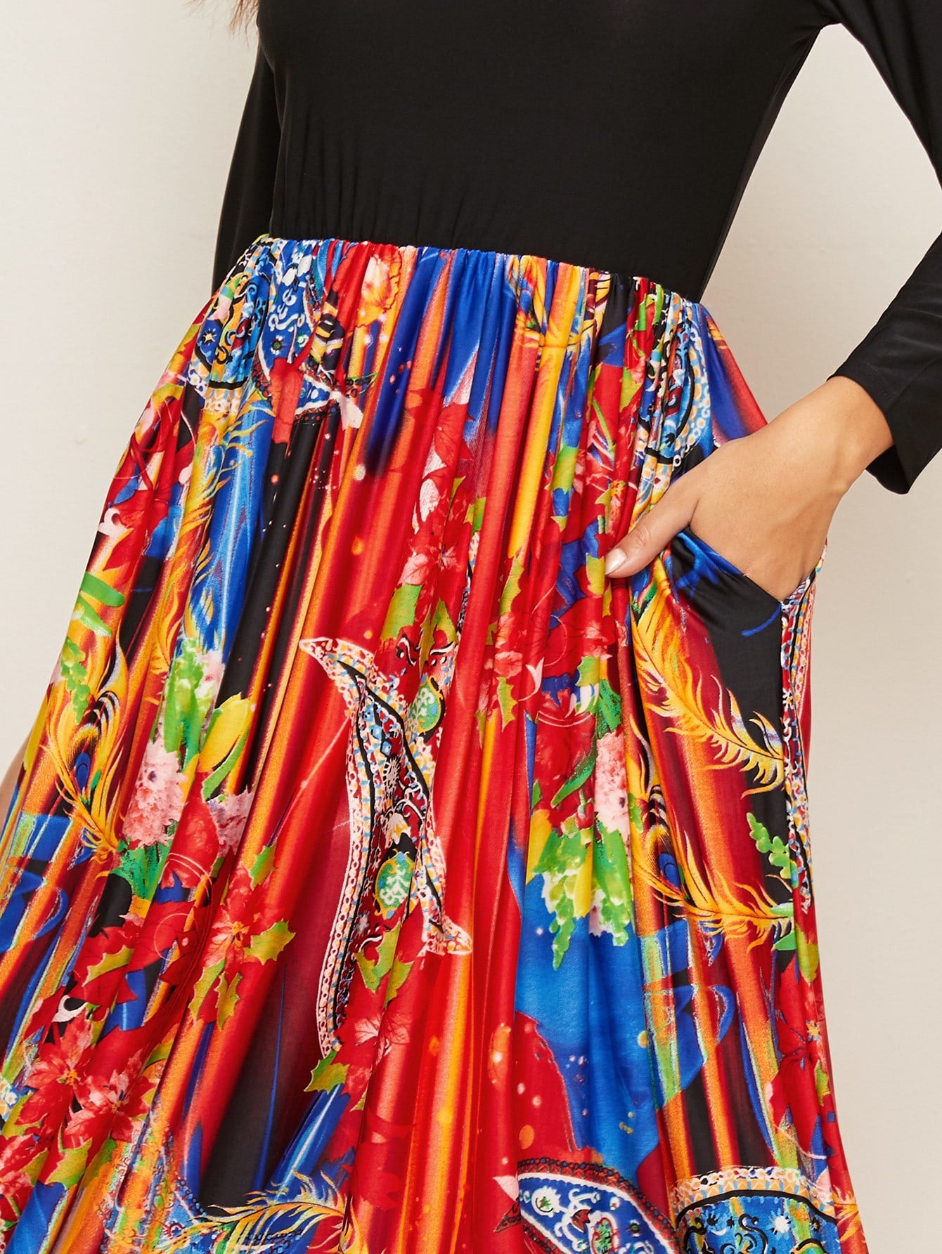 Contrast Paisley Print Flare Hem Maxi Dress