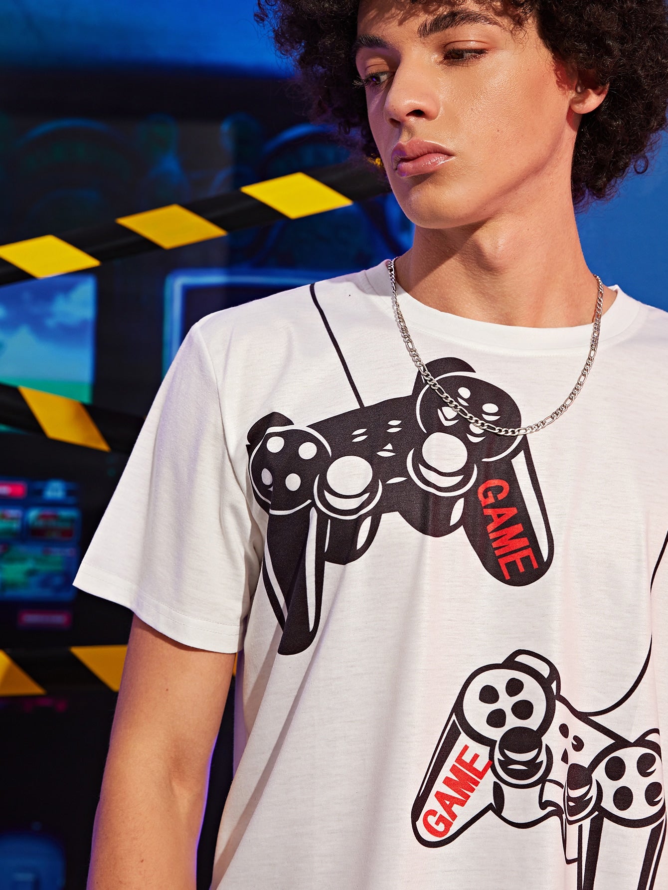 Men Game Console & Letter Graphic Tee
