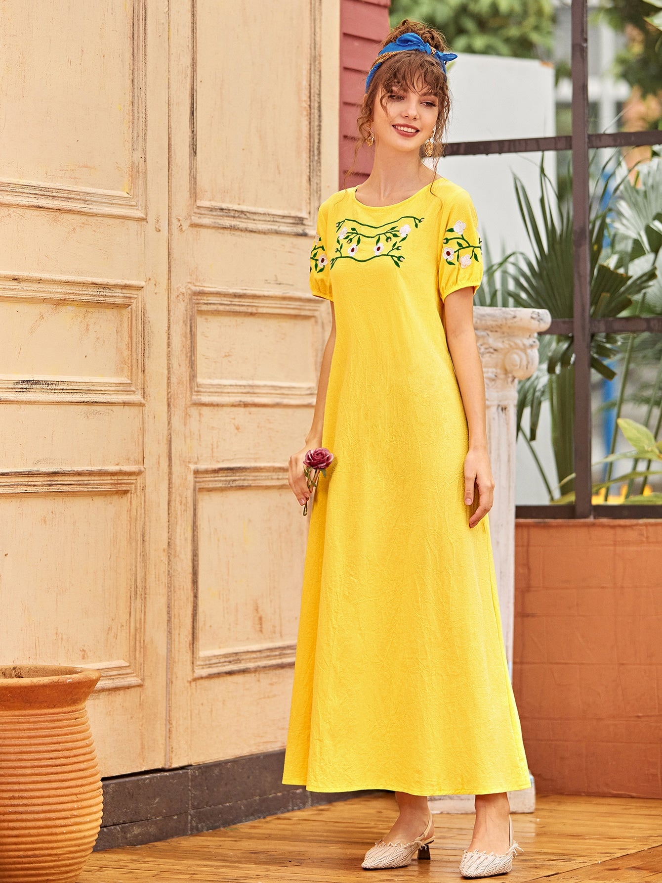 Floral Embroidered Puff Sleeve Tunic Dress