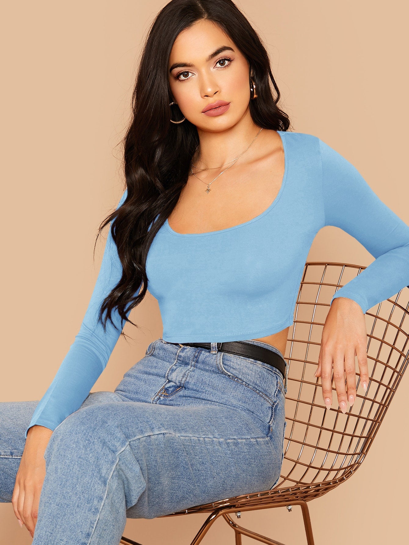 Solid Scoop Neck Fitted Crop Top