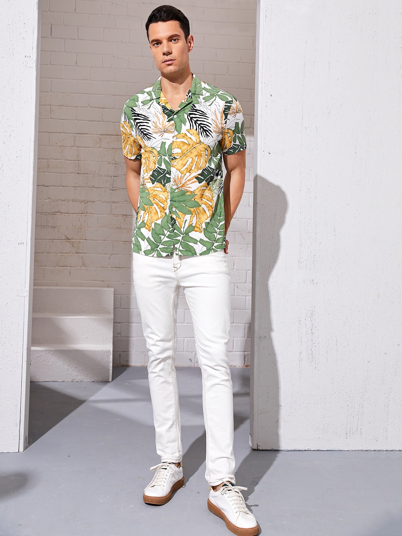 Men Button Front Tropical Print Shirt
