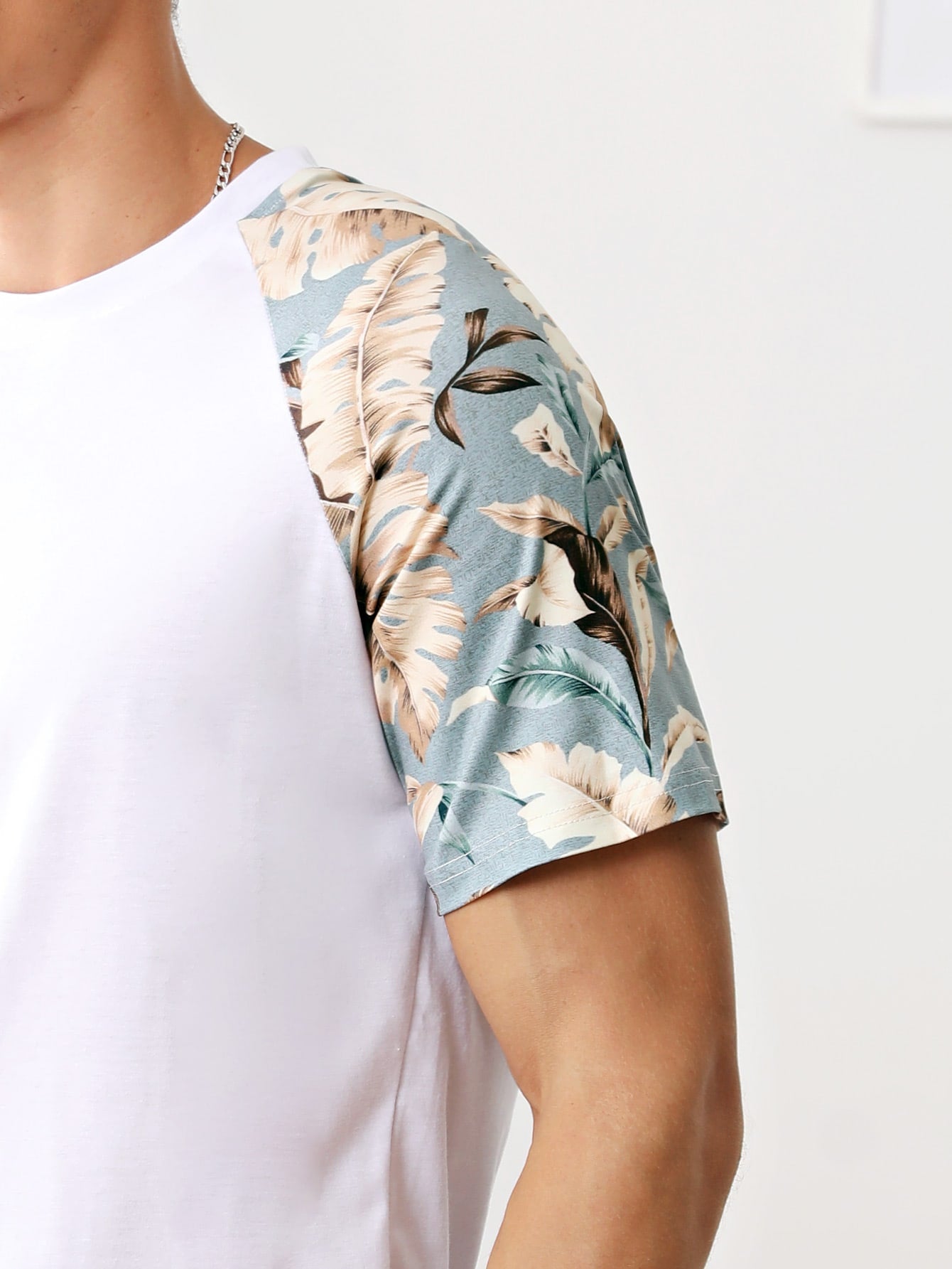 Men Leaf Print Sleeve Tee