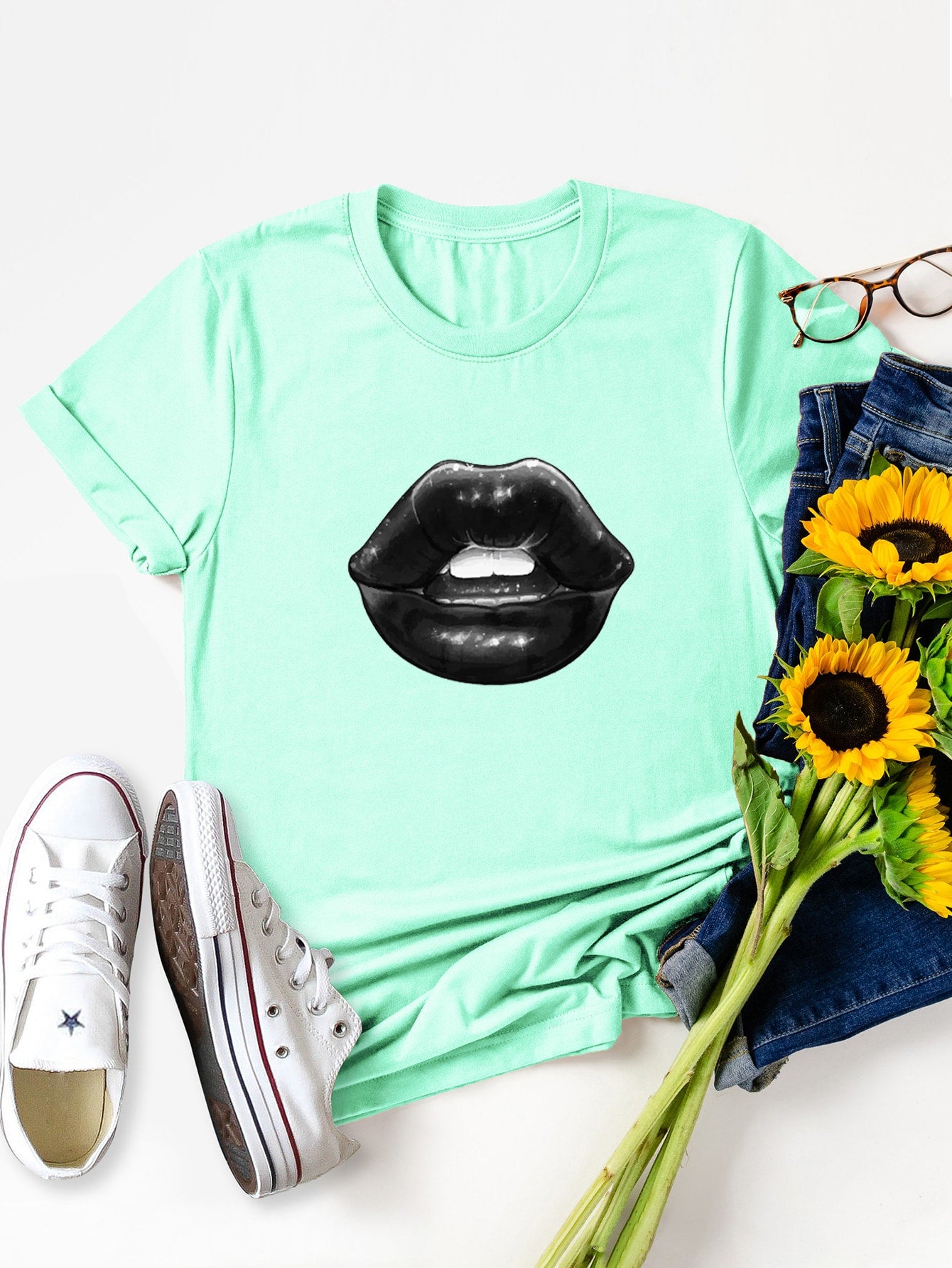 Figure Graphic Round Neck Tee