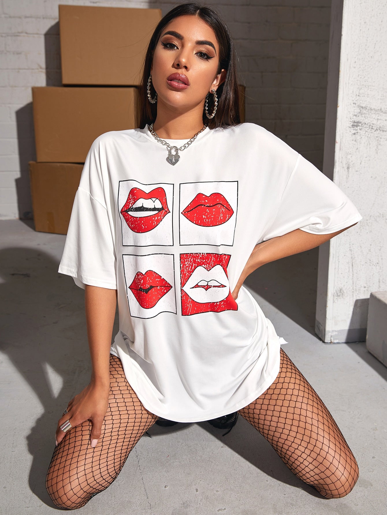 Drop Shoulder Lip Print Longline Tee