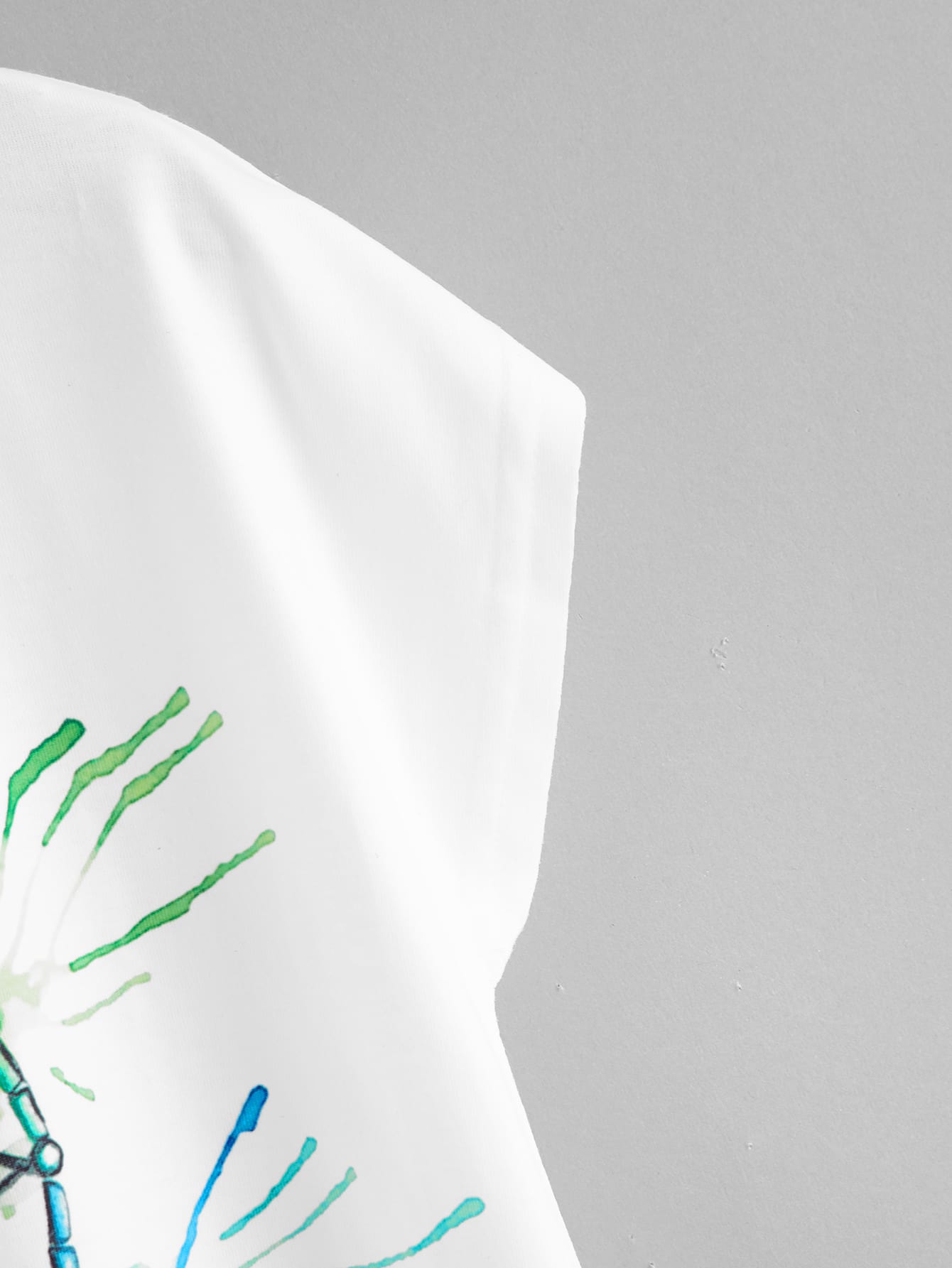 Feather Print Batwing Sleeve Tee