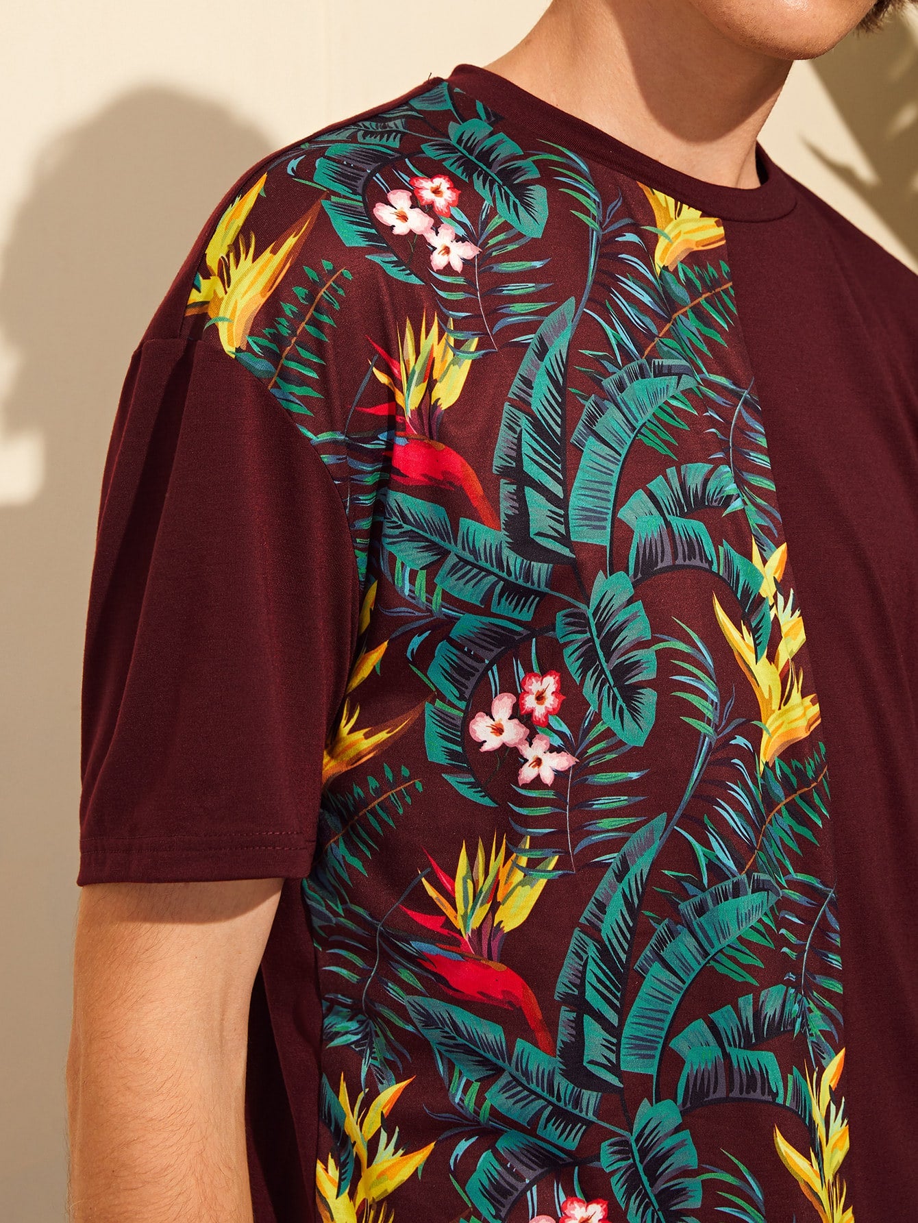 Men Drop Shoulder Tropical Print Tee