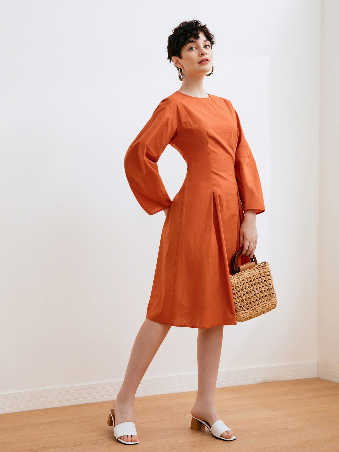 Drop Shoulder Boxy Pleated Solid Dress