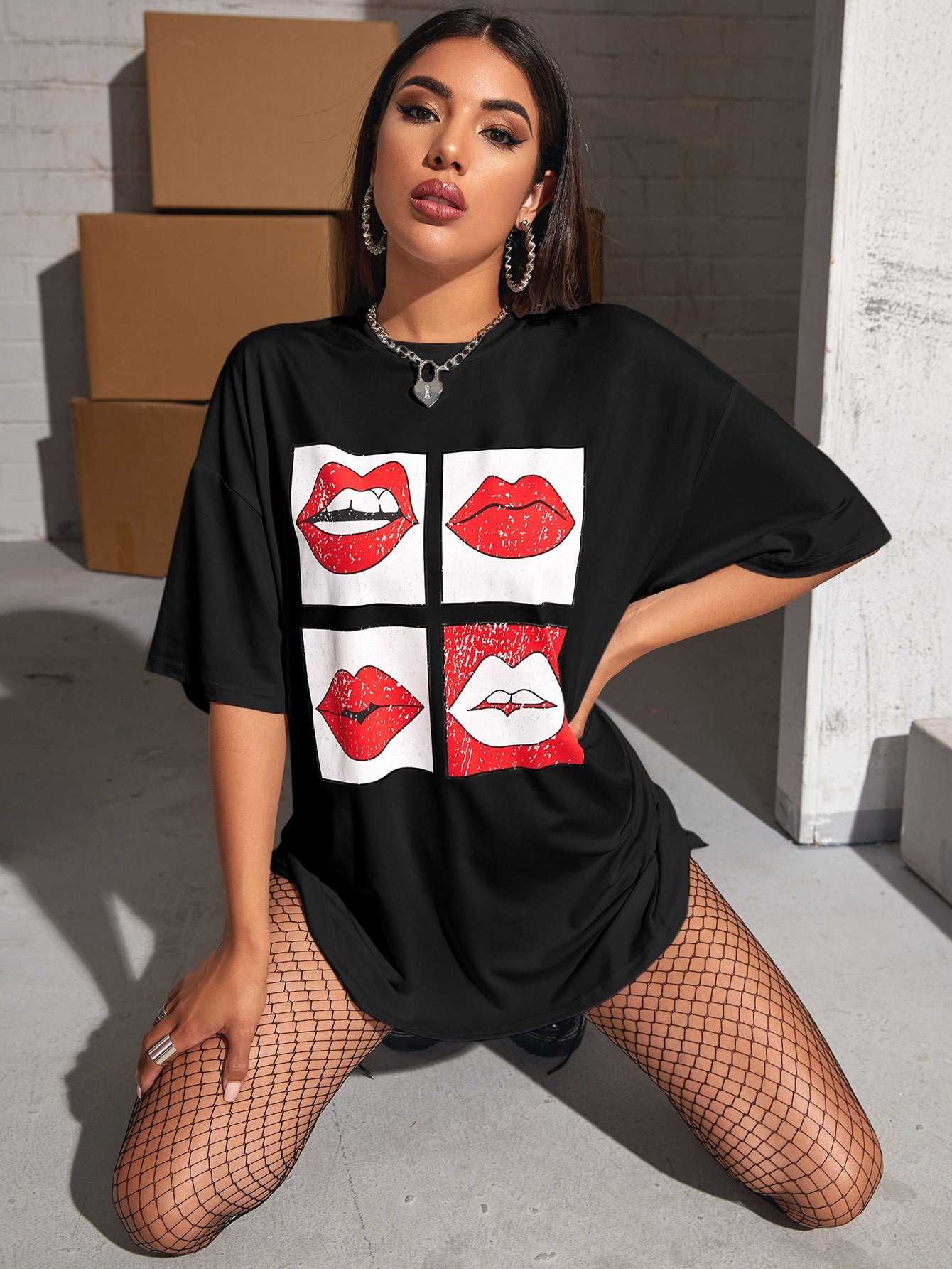 Drop Shoulder Lip Print Longline Tee