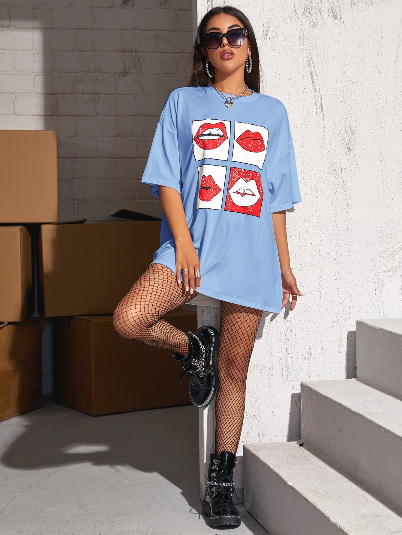 Drop Shoulder Lip Print Longline Tee
