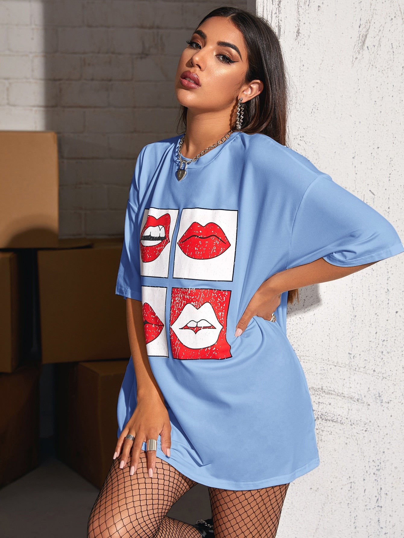 Drop Shoulder Lip Print Longline Tee