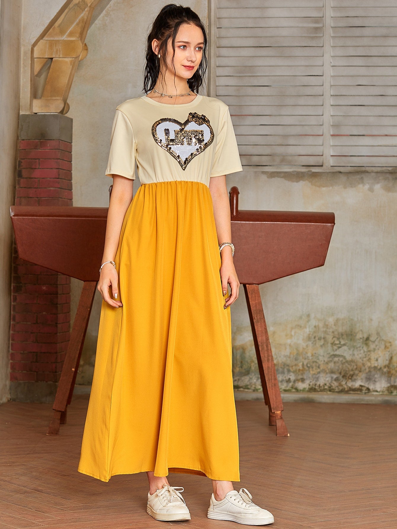 Contrast Sequin Letter Graphic Spliced Dress