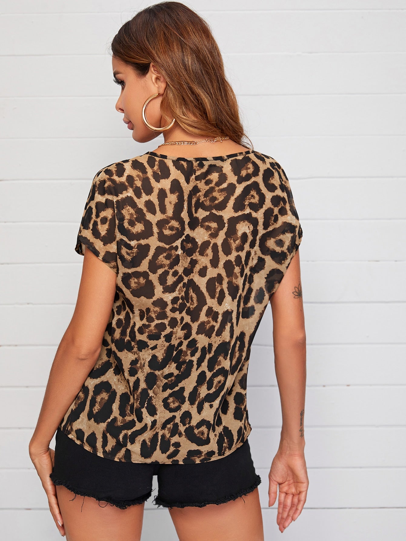V-cut Front Batwing Sleeve Leopard Top