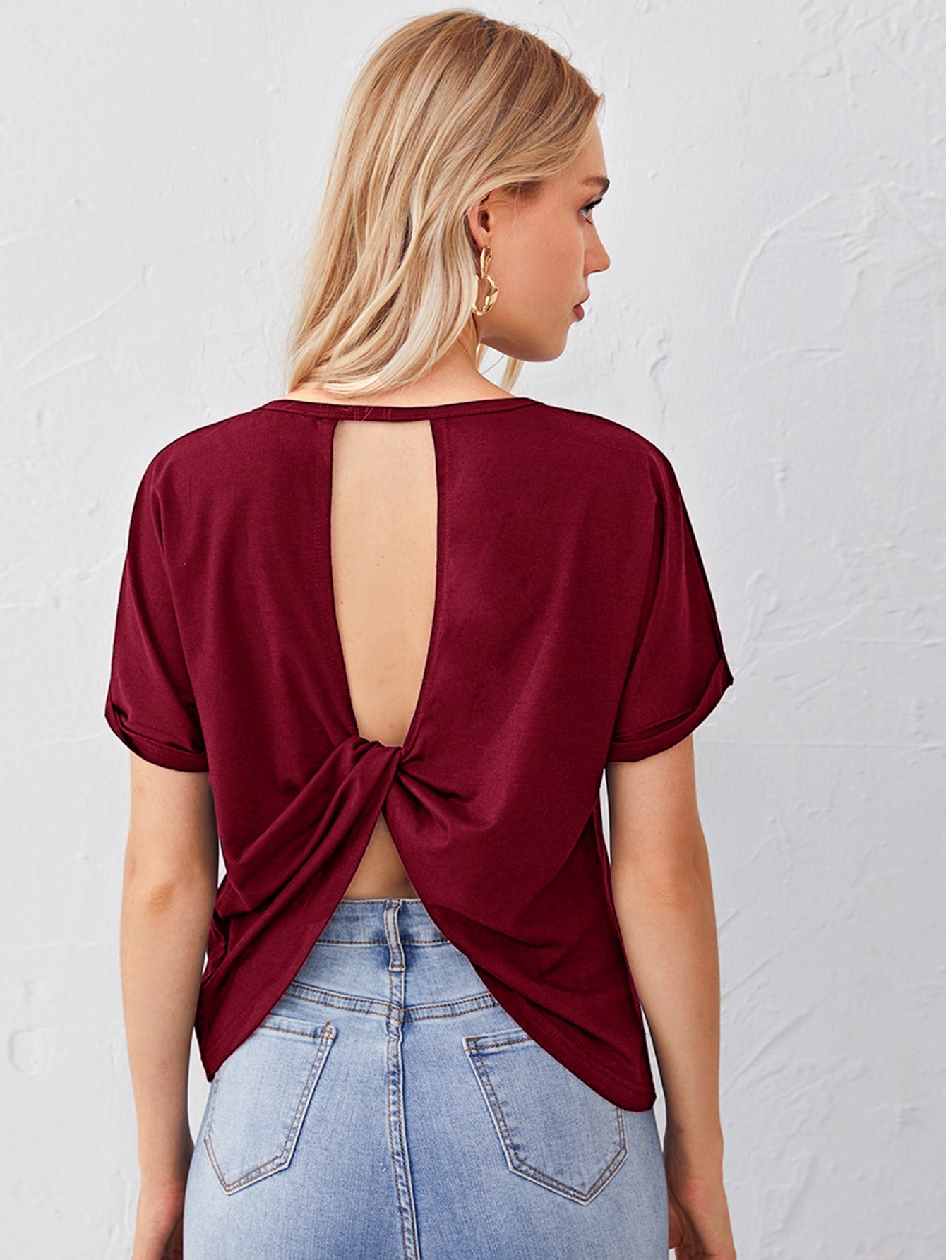 Cutout Twist Back Batwing Sleeve Tee