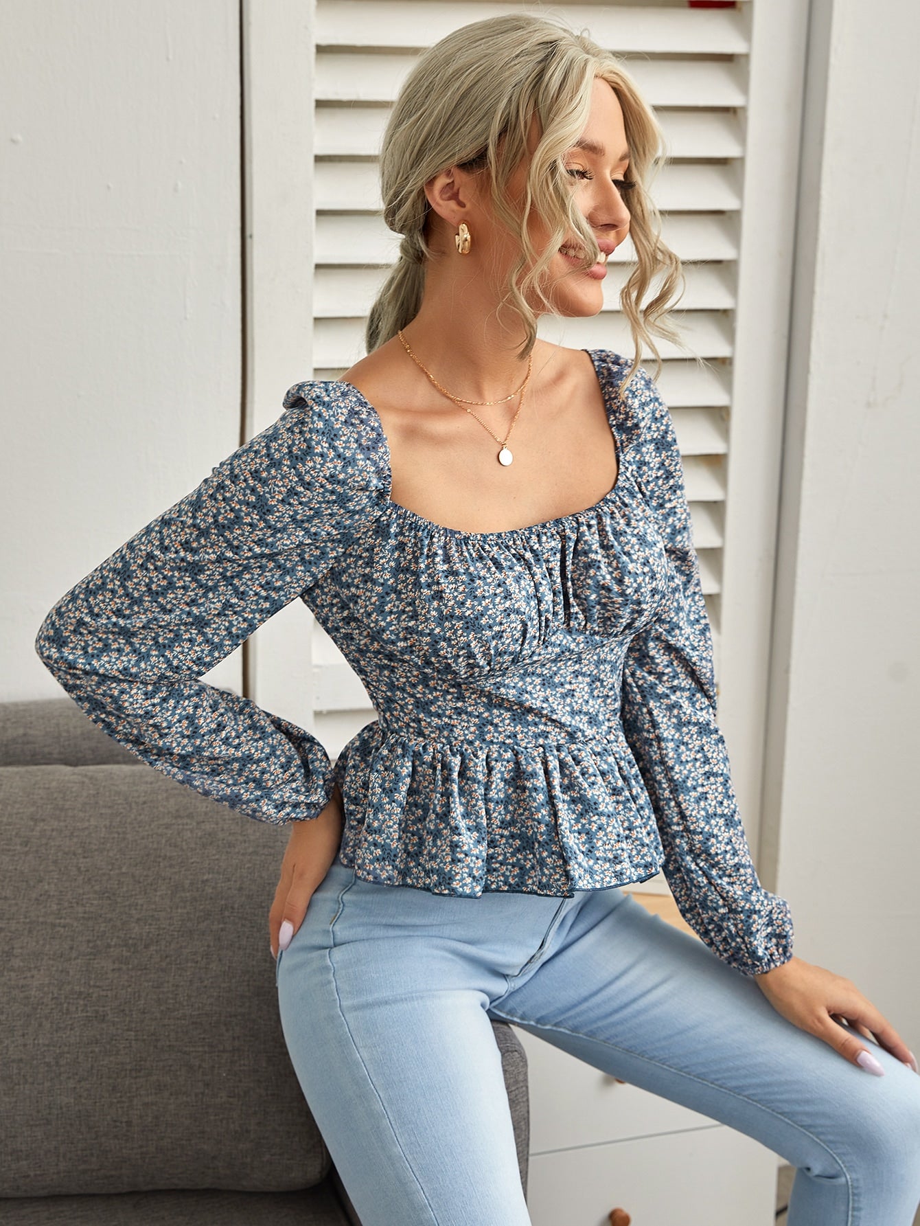 Ruched Bust Ditsy Floral Peplum Top