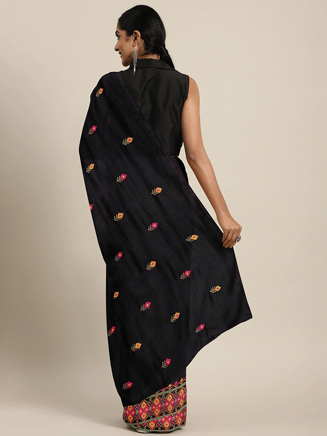 Solid Pure Georgette Embroidered Saree