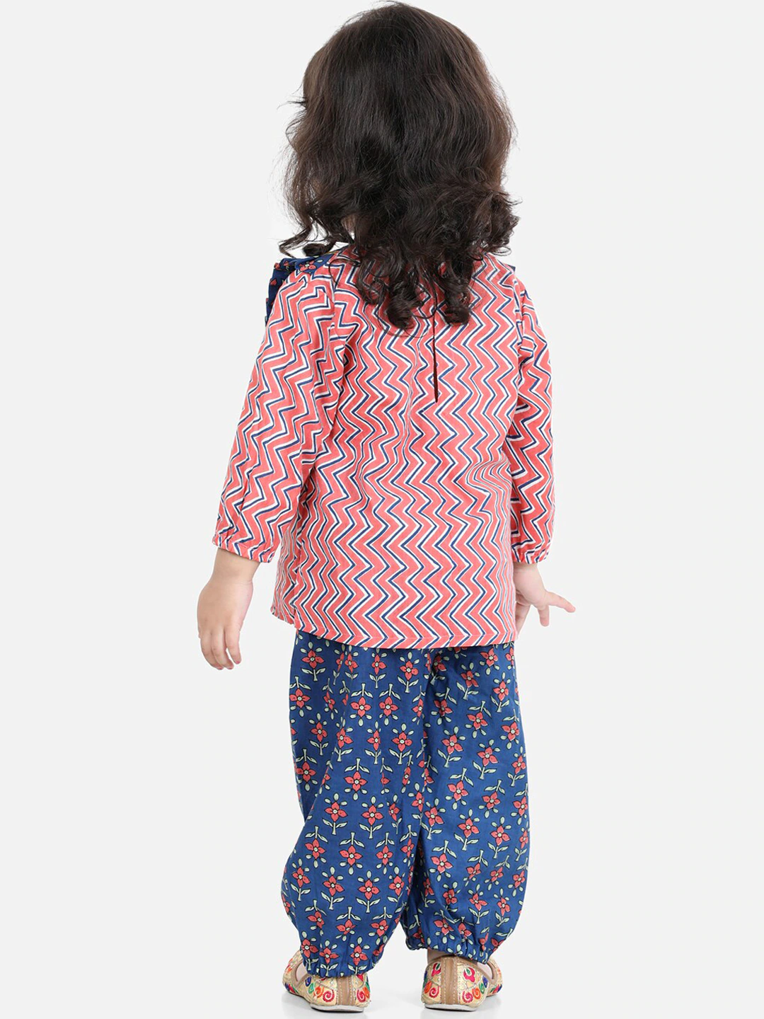 Girls Bandhani Printed Top With Pants