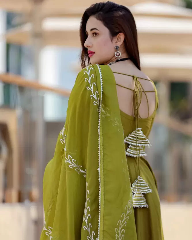 Women Viscose Rayon Green Anarkali Kurta and Shawl