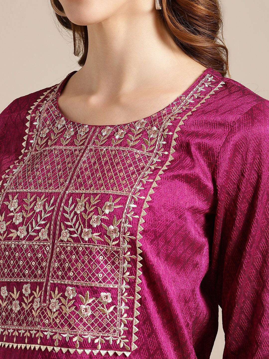 Women Magenta Ethnic Motifs Kurta Set