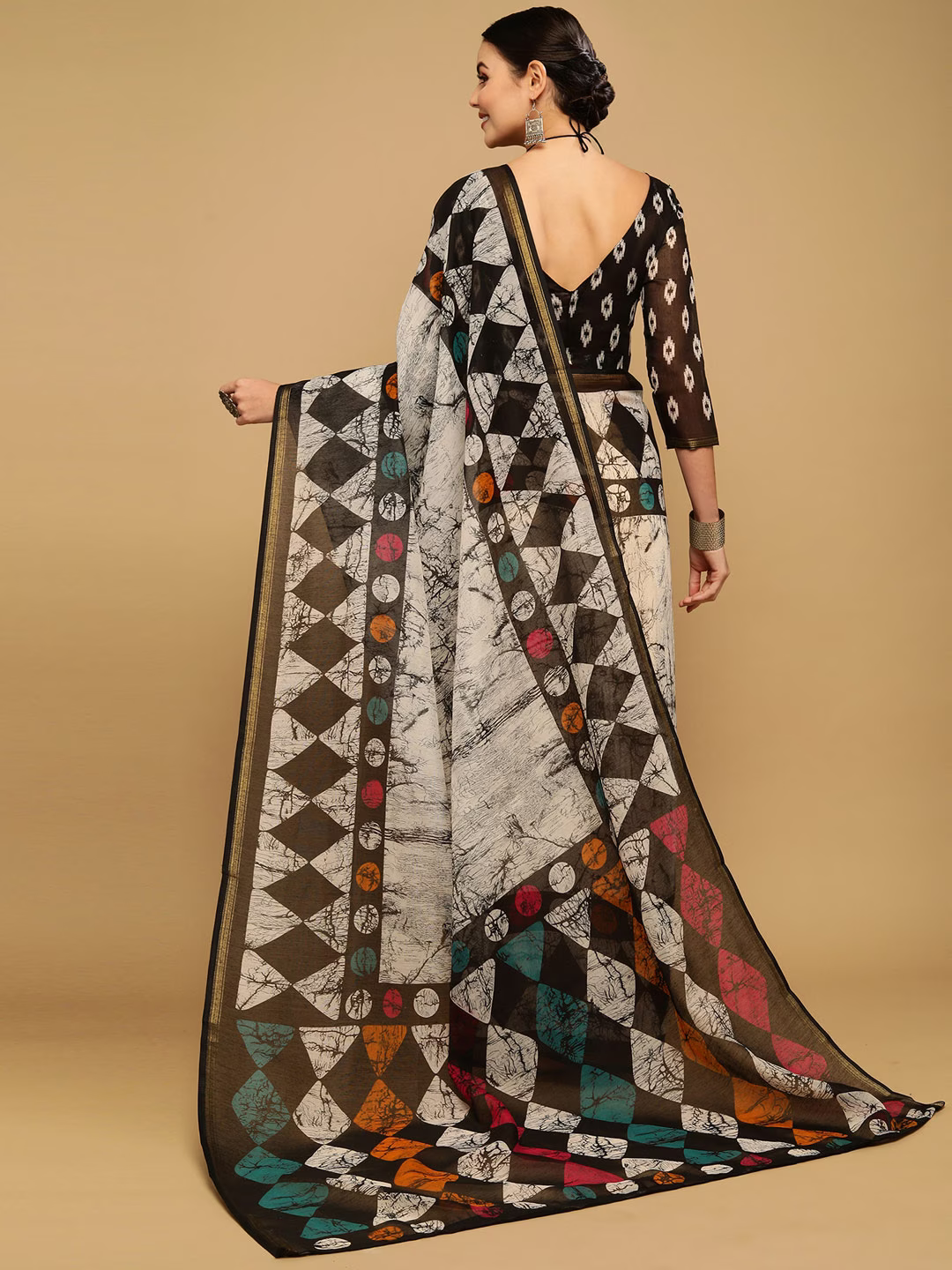 White & Gold-Toned Zari Saree