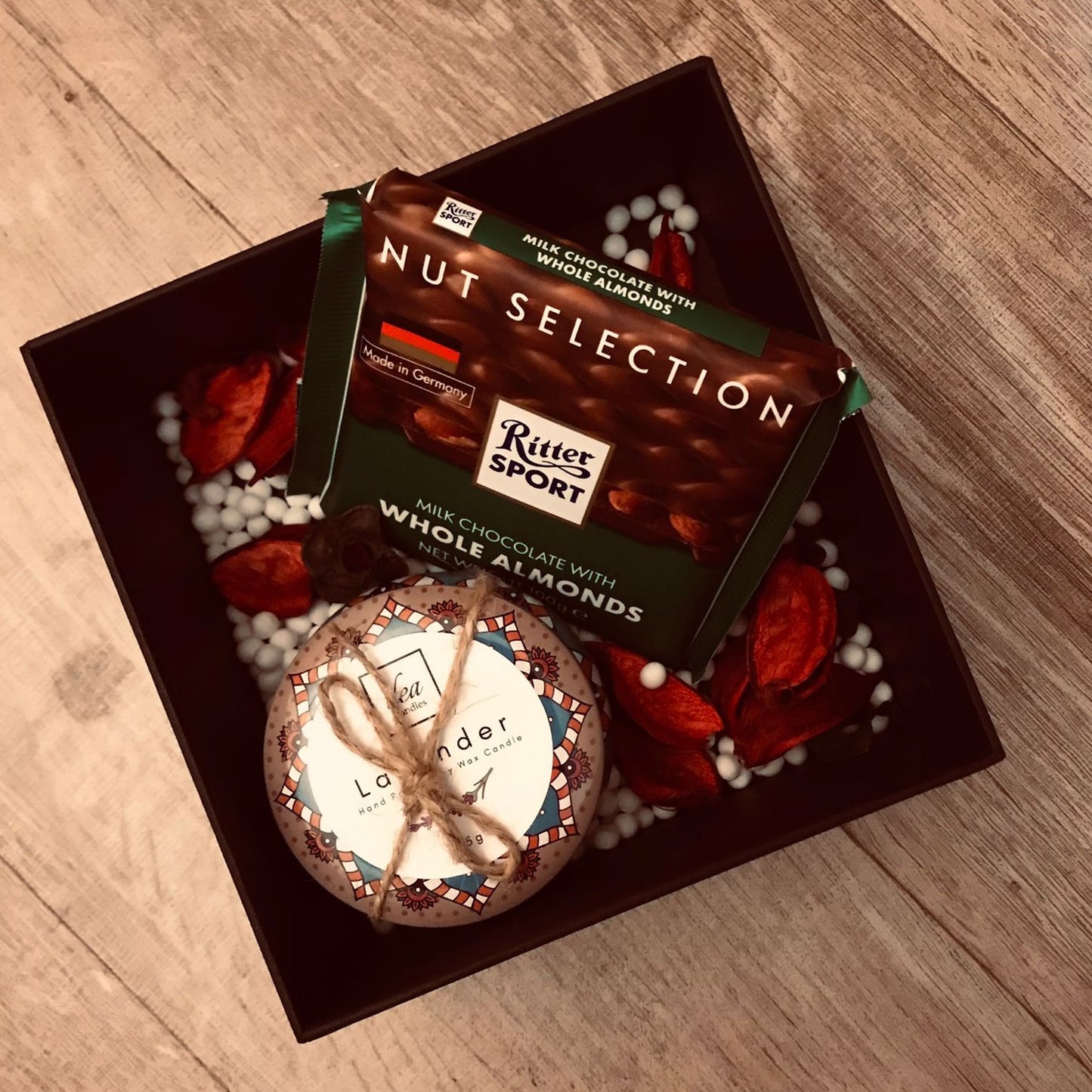 Scented Soy Candle with Chocolate Gift Set