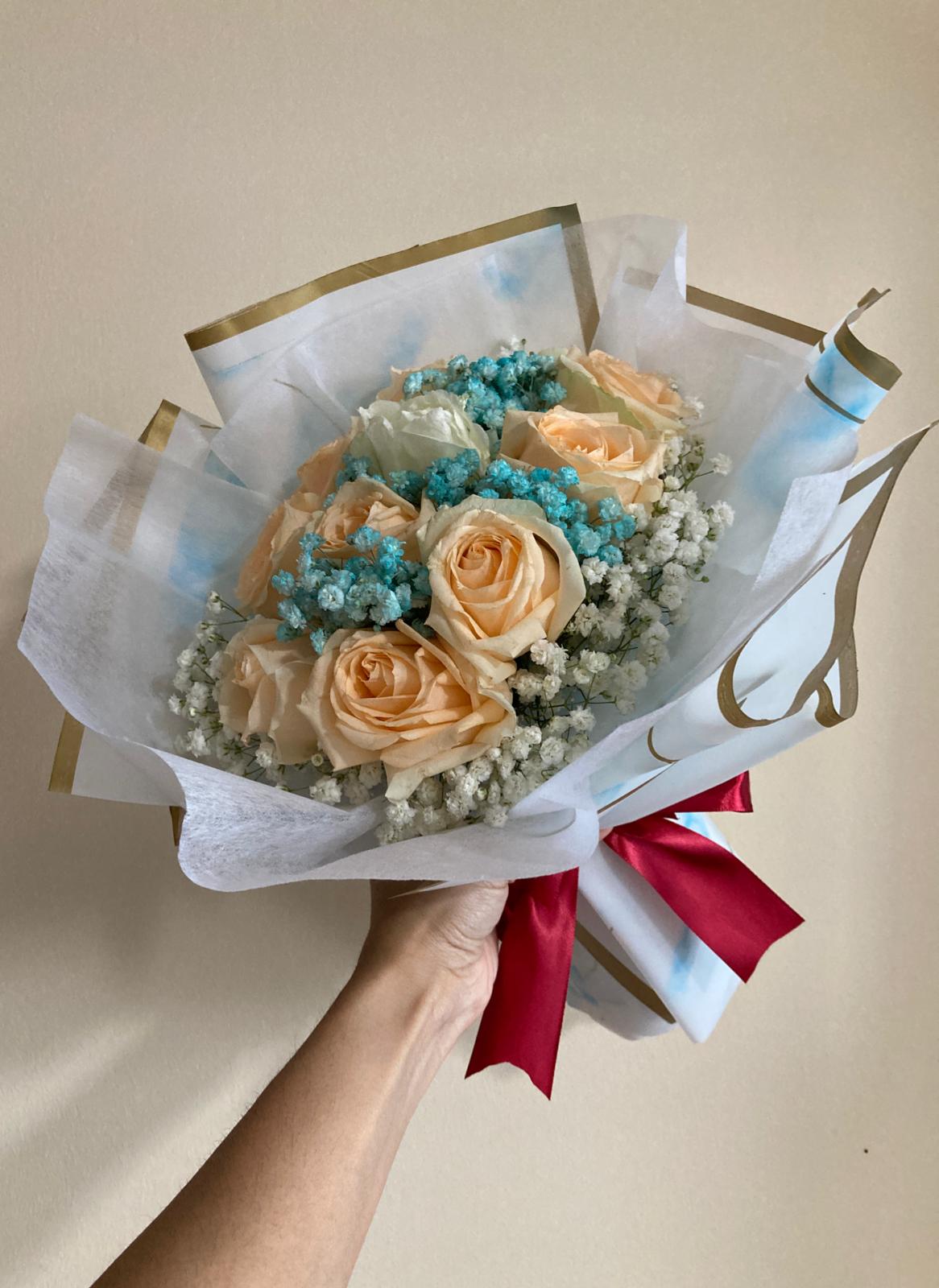 The Champagne Blooms Floral bouquet