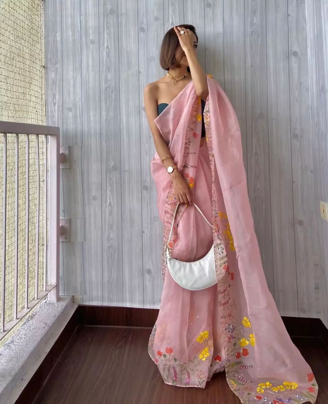 Women Organza Hand Flower Printed Soft Weightless Saree.