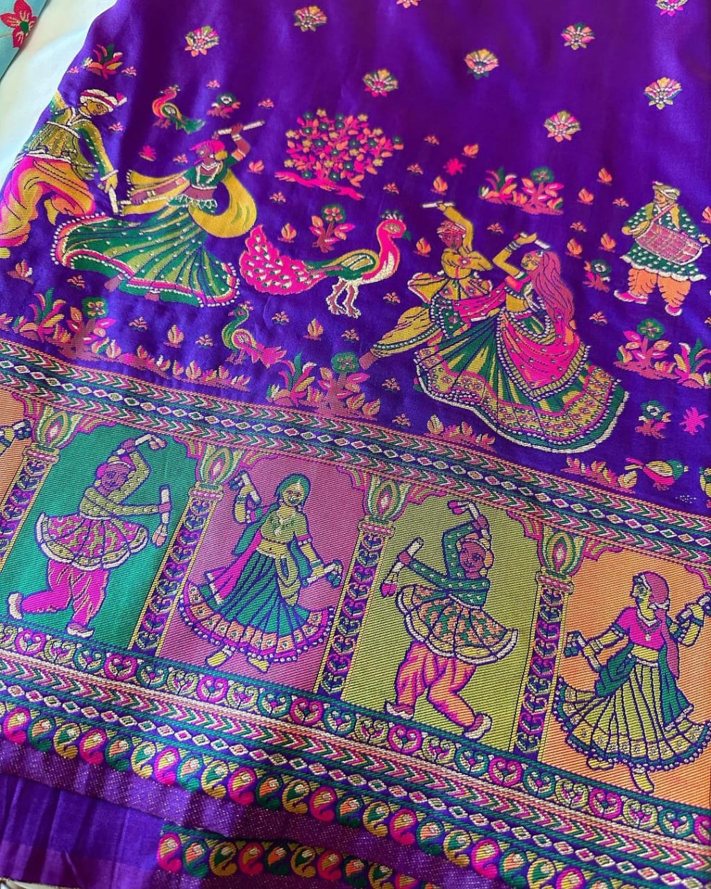 Women Banarasi Paithani Soft Silk Sare