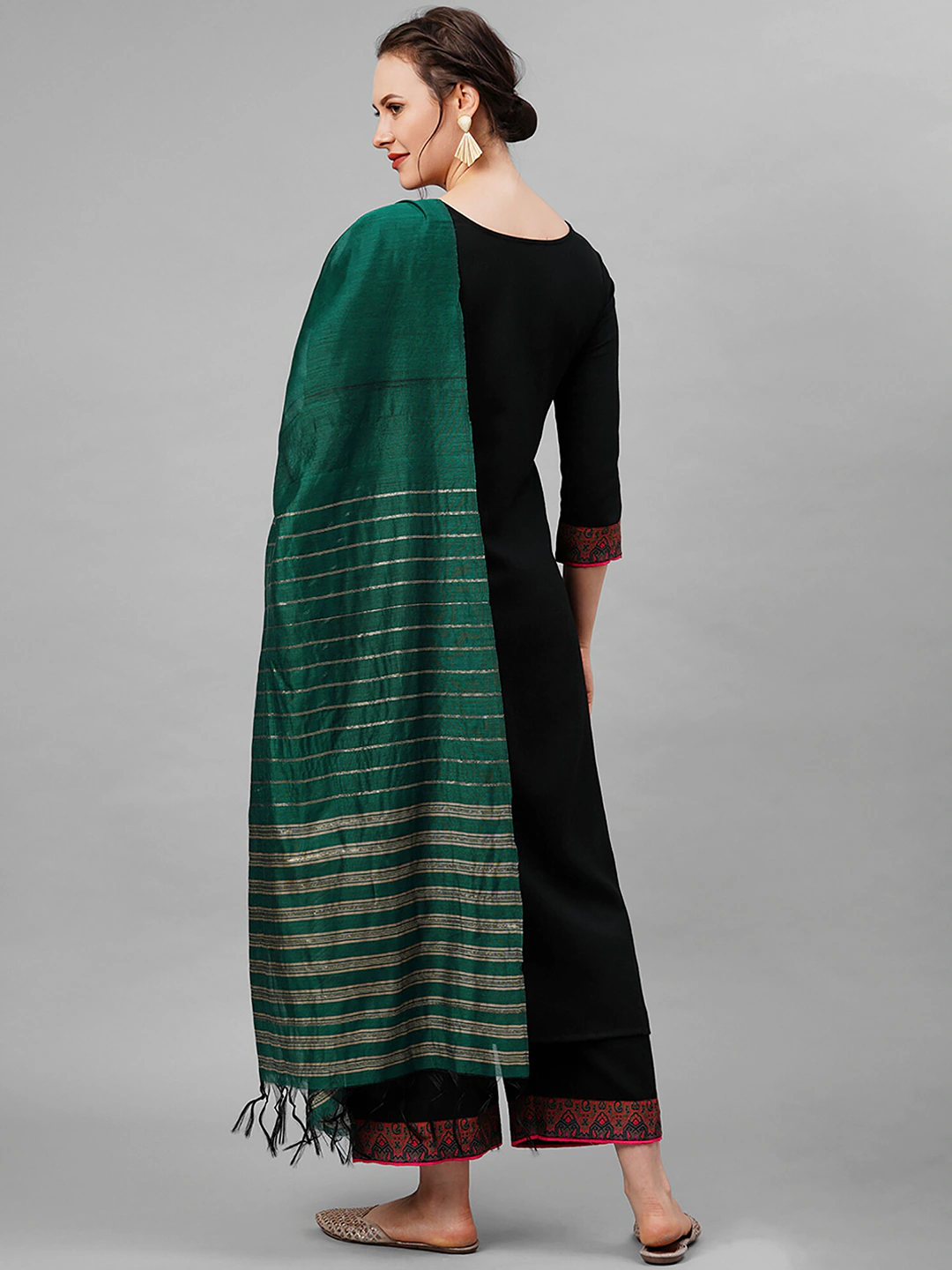 Women Black Yoke Design Kurta Set