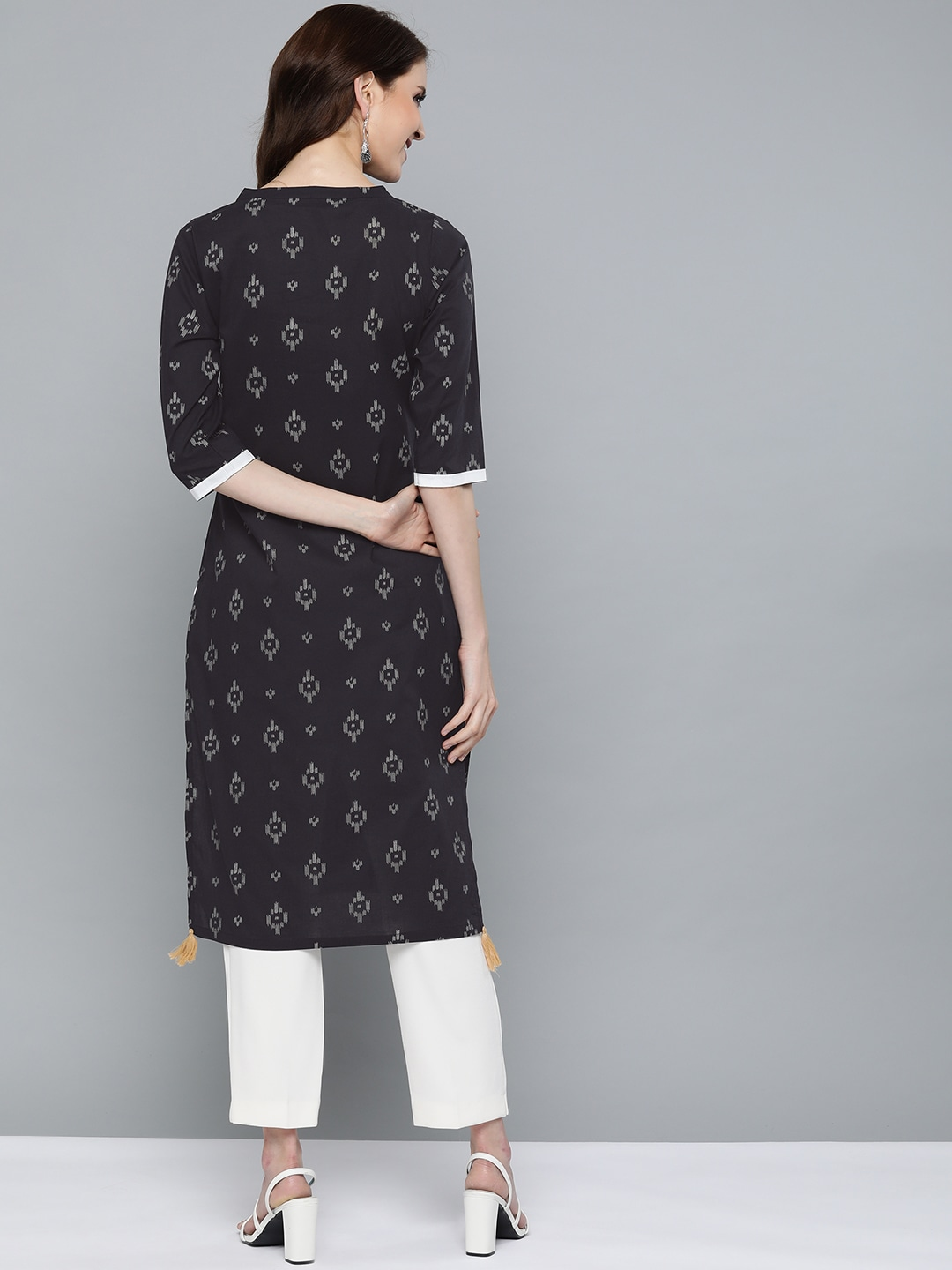 Women Black Printed Straight Kurta