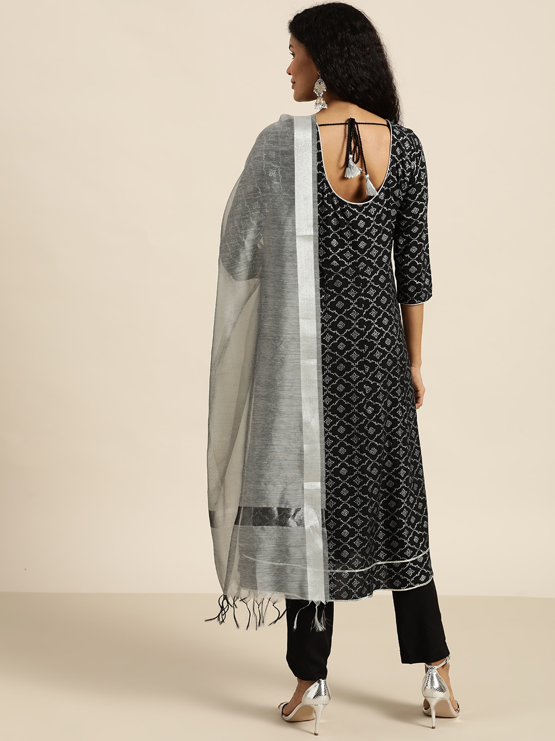 Women Black & Silver Printed Kurta Set