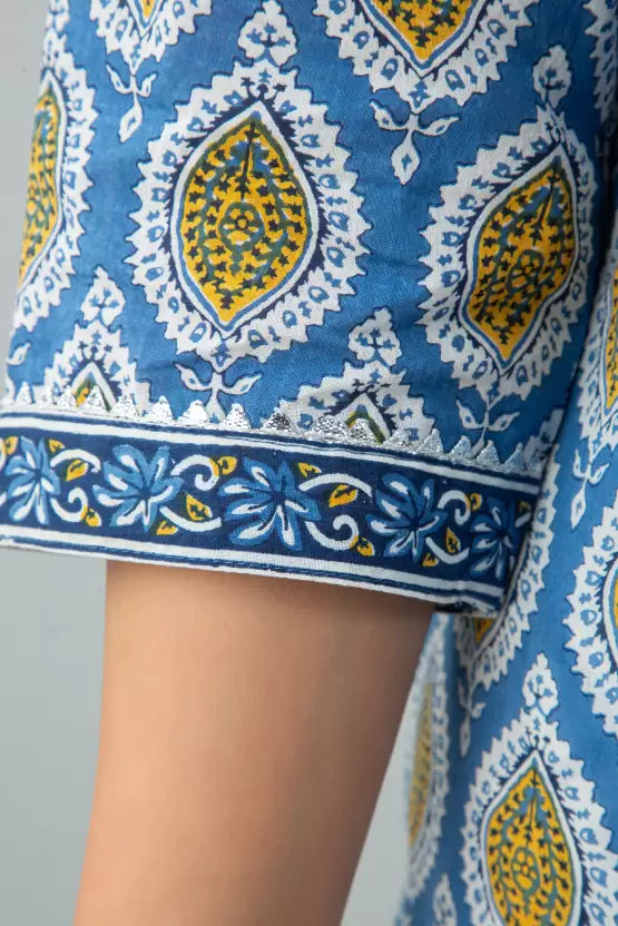 Women Blue Cotton Blend Kurta set