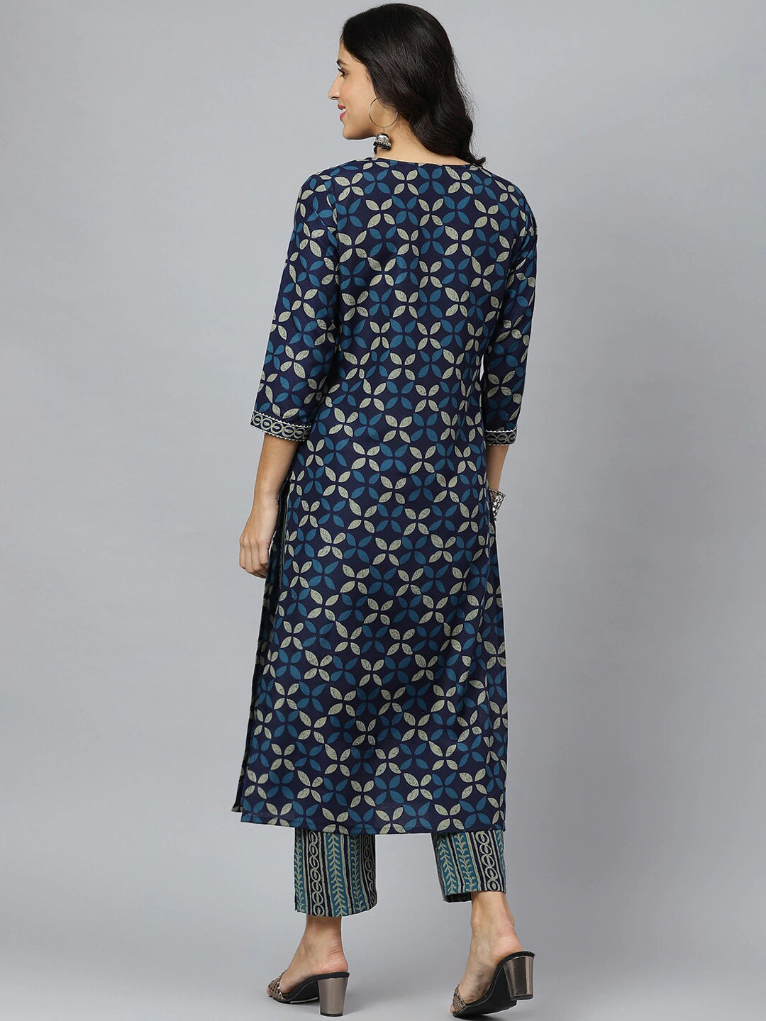 Women Blue Floral Printed Kurta Set
