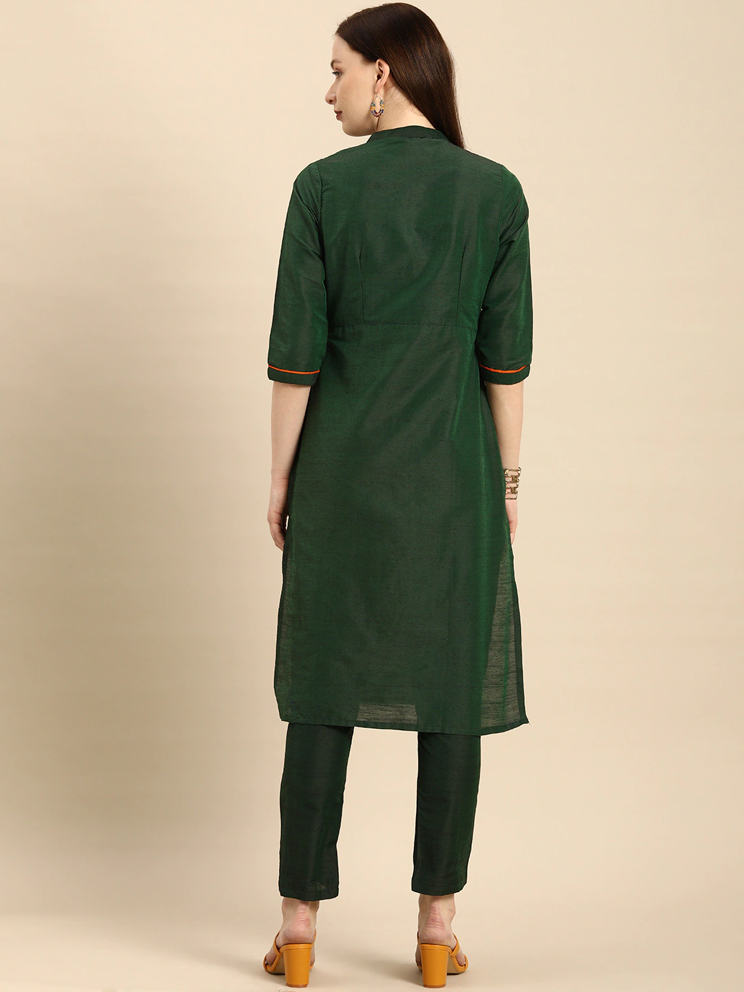 Women Green Embroidered Kurta Set