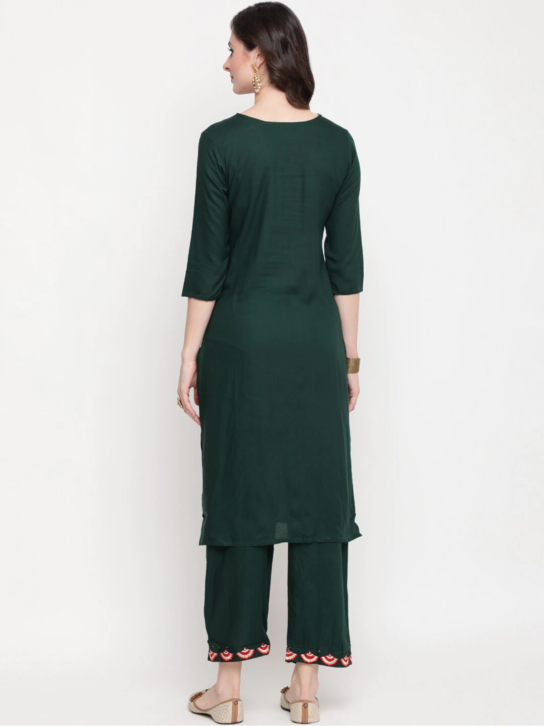 Women Green Embroidered Kurta Set