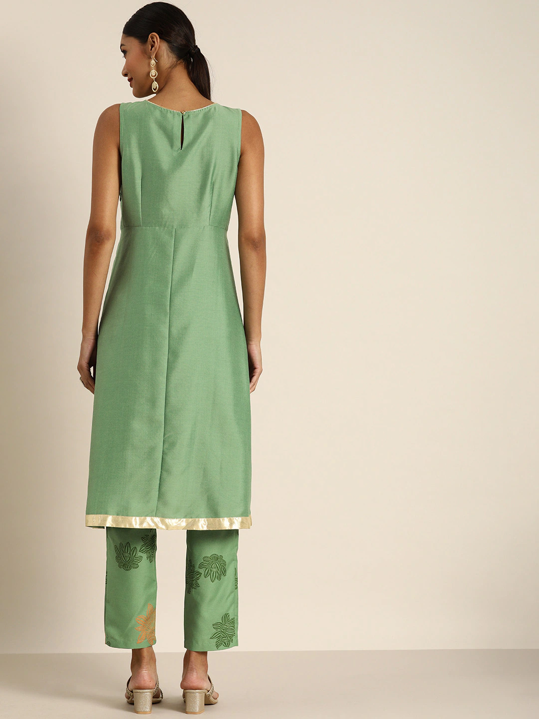 Women Green Solid Kurta Set