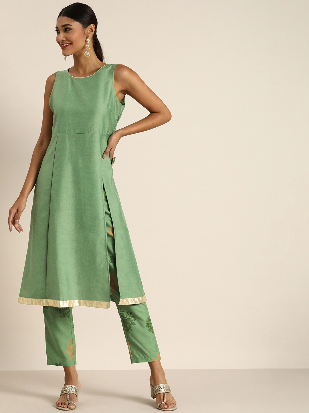 Women Green Solid Kurta Set
