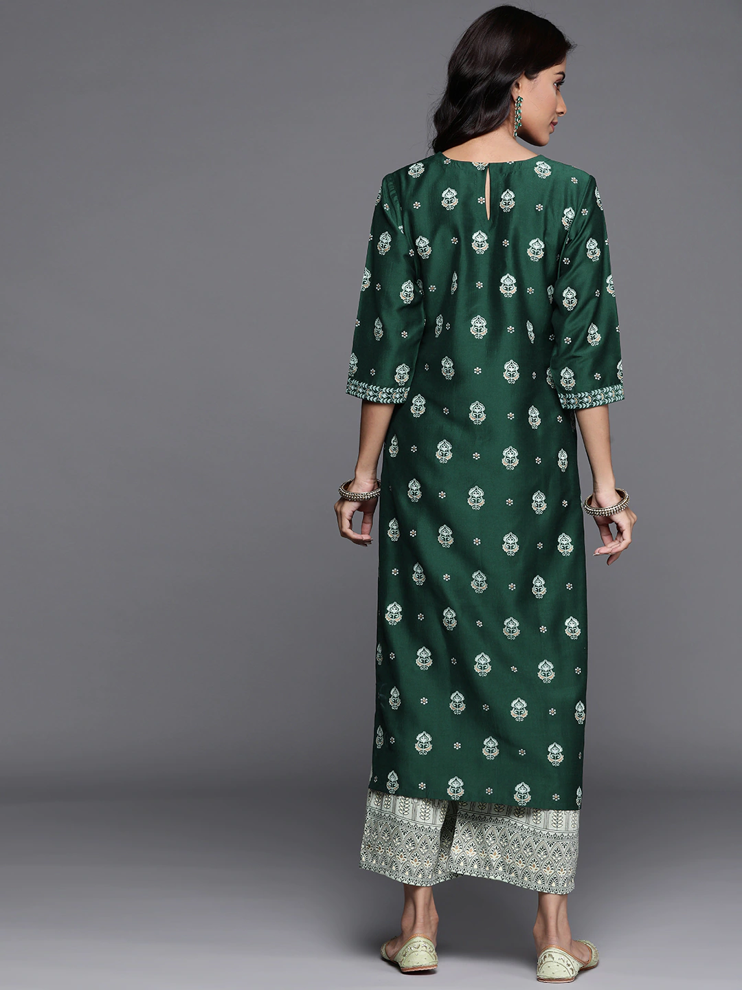 Women Green & White Chanderi Silk Kurta
