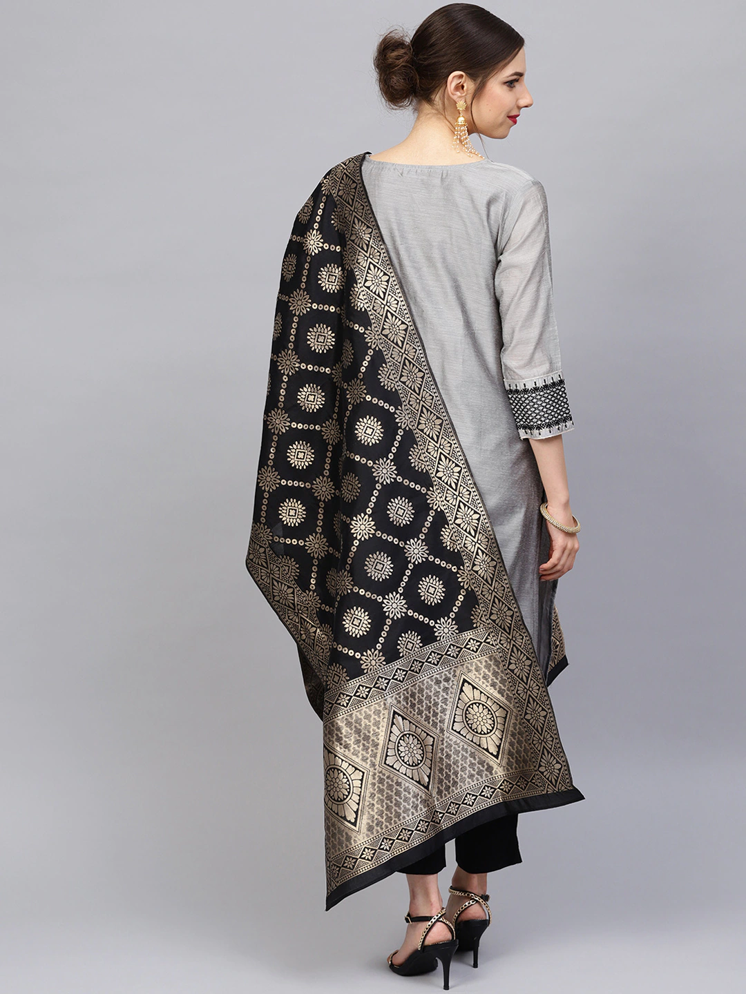 Women Grey Embroidered Kurta Set