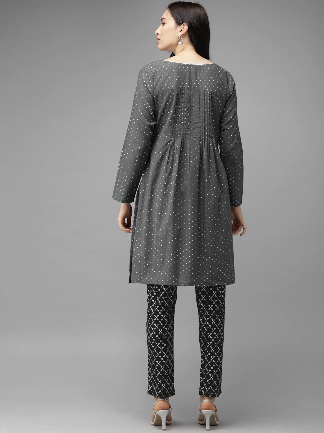 Women Grey & Black Printed Kurta Set