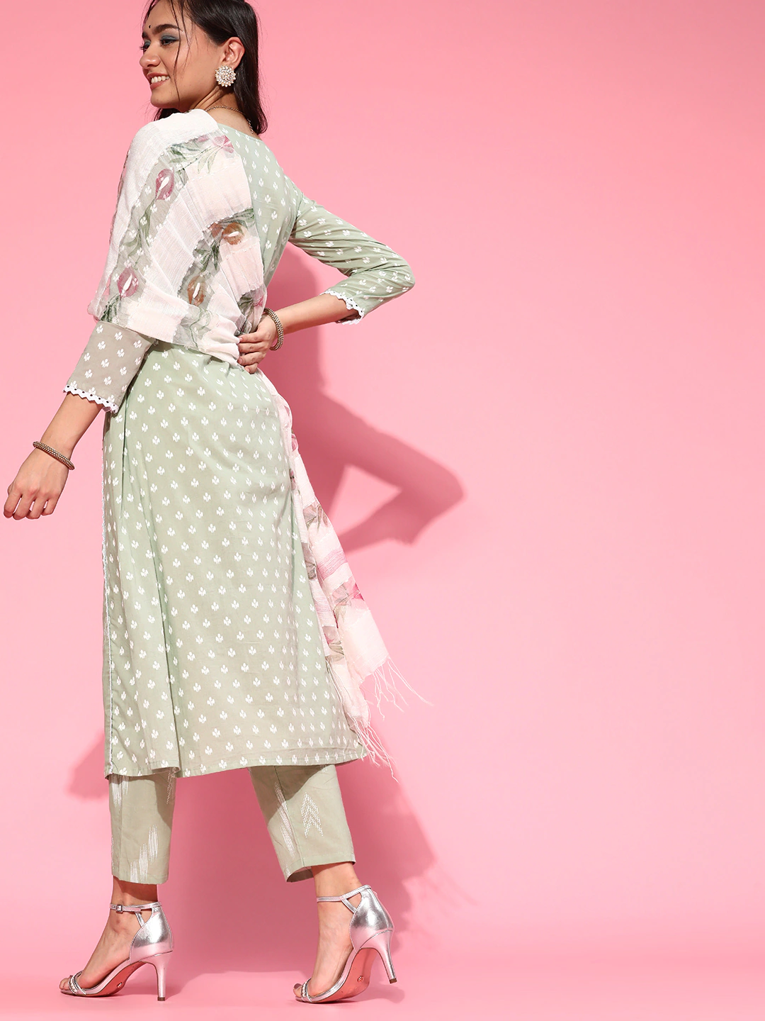 Women Grey & White Khari Print Kurta Set