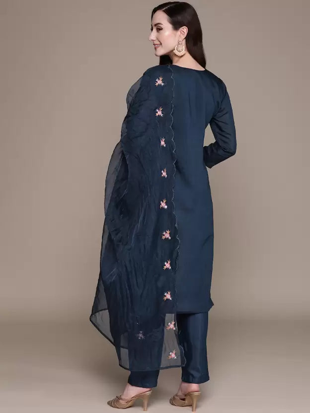 Women Kurta Pant And Dupatta Set Silk Blend