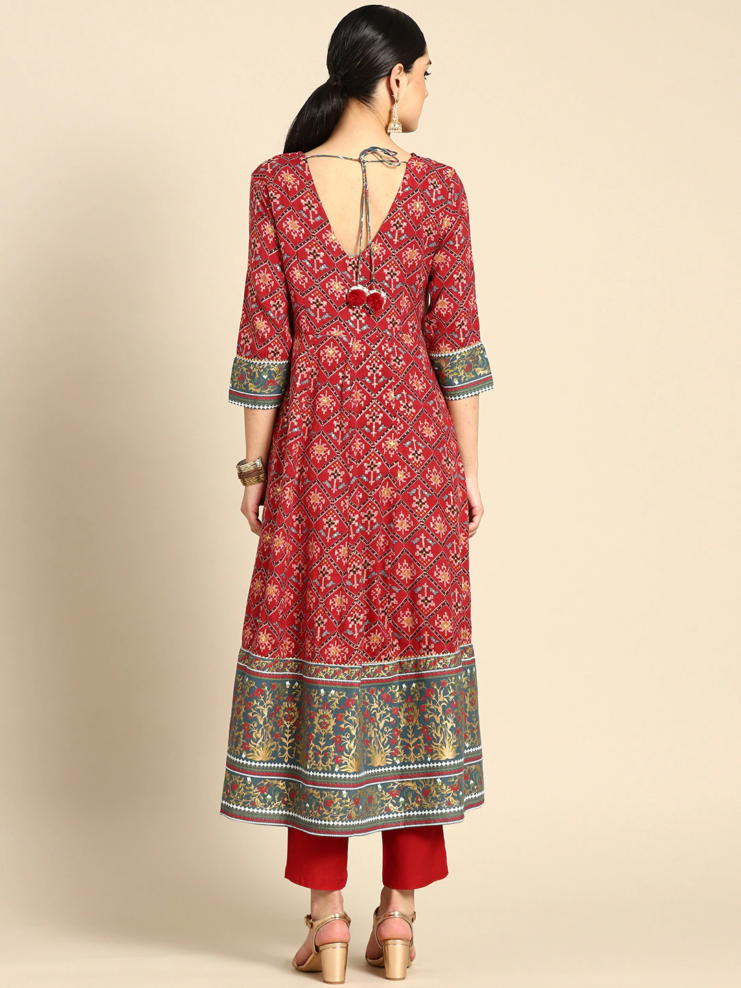 Women Maroon & Coffee Kurta with Trousers