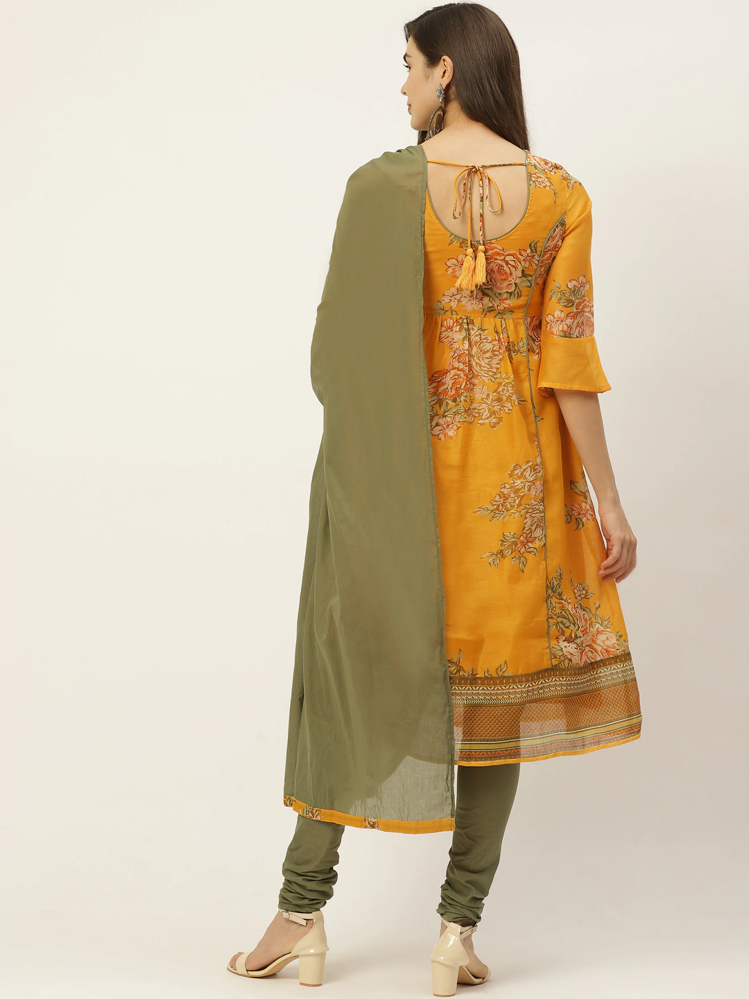 Women Mustard Floral Printed Kurta Set