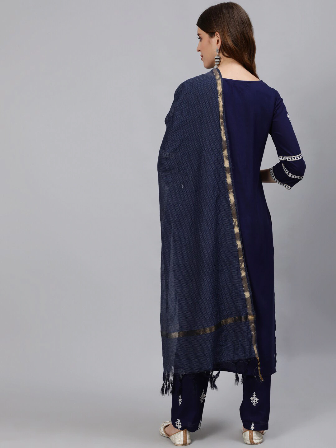 Women Navy Blue Floral Embroidered Kurta Set