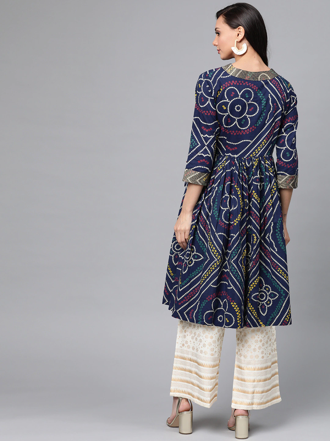 Women Navy Blue & Off-White Kurta Set