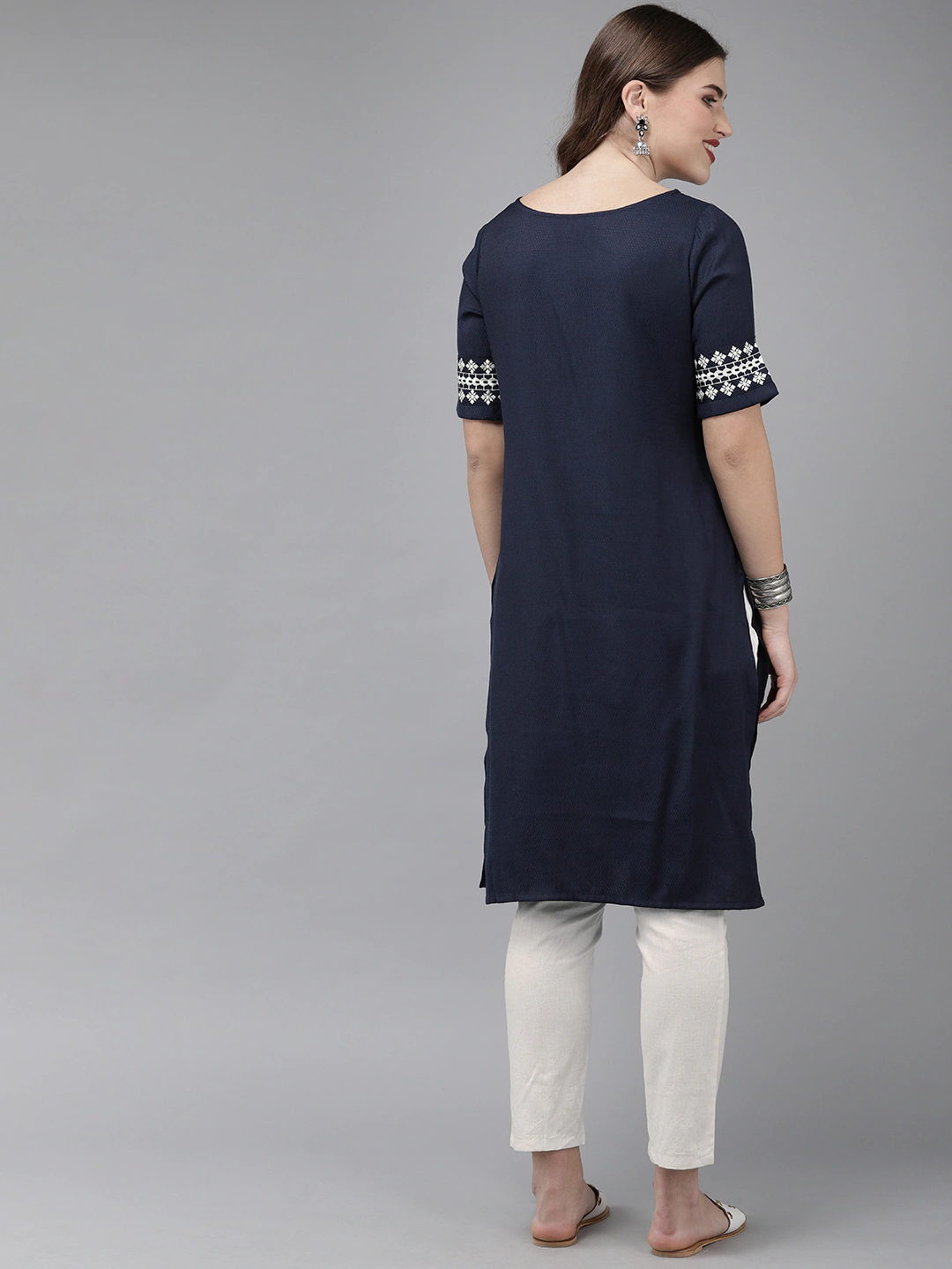 Women Navy Blue & Off-White Kurta Set