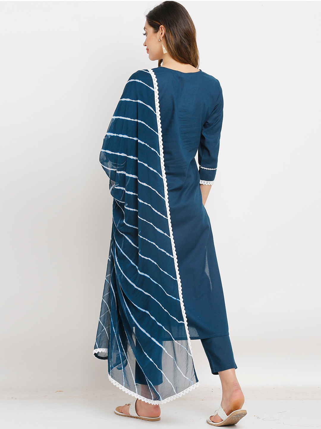 Women Navy Blue & White Embroidered Kurta Set