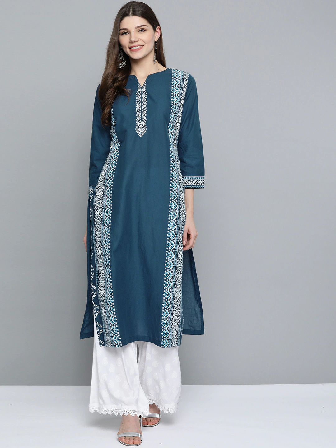 Women Navy Blue & White Cotton Kurta