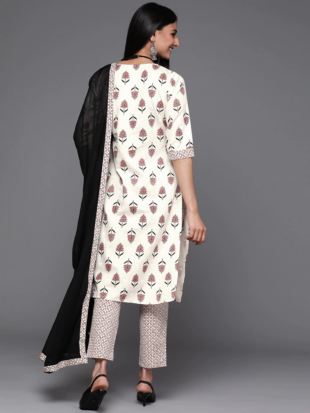 Women Off White & Maroon Floral Print kurta Set